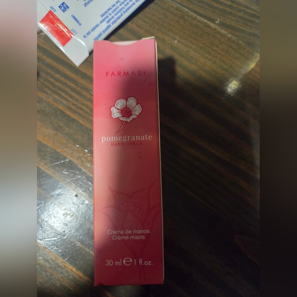 Farmasi Pomegranate Hand Cream